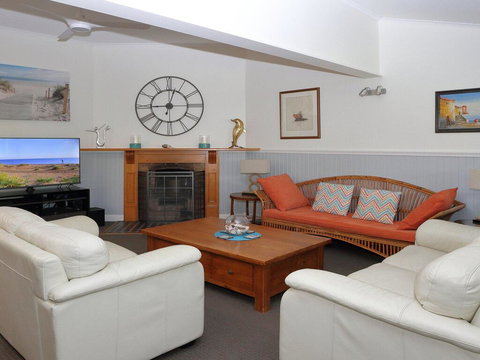 Myall Riverfront Home - Stayed 1