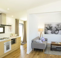 Myrtle Tree Lodge - Trunks - Stays Accommodation