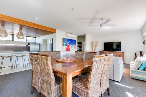 Nautilus Beachfront Villas & Spa - Stays Accommodation 2