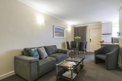 The Peninsula Riverside Serviced Apartments - Stayed 36