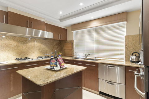 The Peninsula Riverside Serviced Apartments - Stayed 25