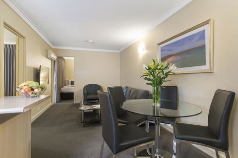The Peninsula Riverside Serviced Apartments - Stayed 20