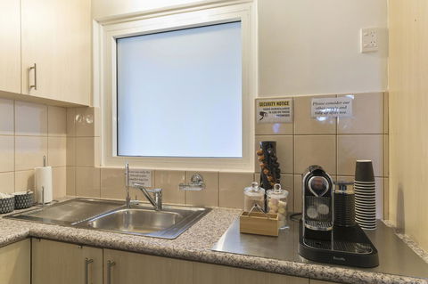 The Peninsula Riverside Serviced Apartments - Stayed 37