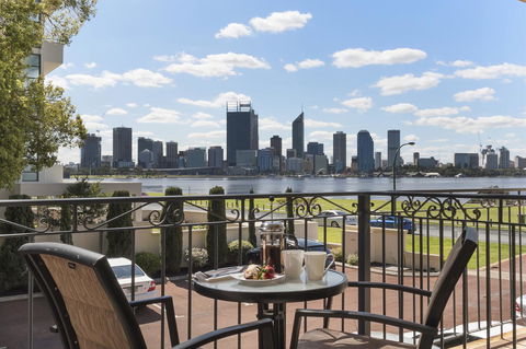 The Peninsula Riverside Serviced Apartments - Stayed 32
