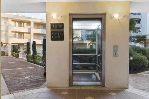 The Peninsula Riverside Serviced Apartments - Stayed 38
