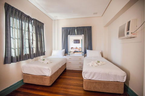 Captain Stirling Hotel - Stayed 35
