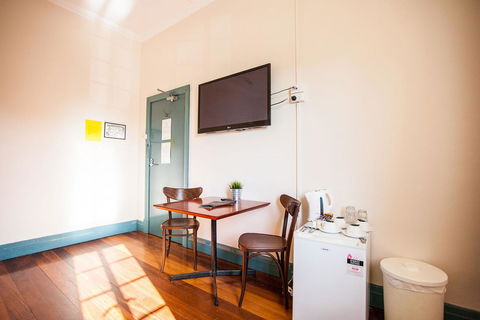 Captain Stirling Hotel - Stayed 38