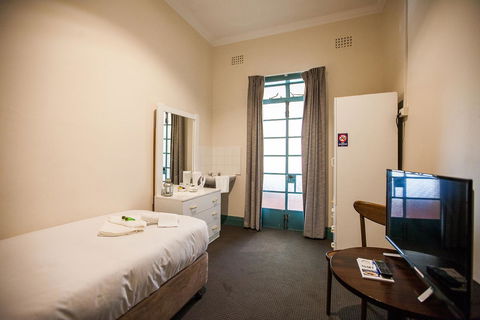Captain Stirling Hotel - Stayed 3