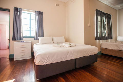 Captain Stirling Hotel - Stayed 32