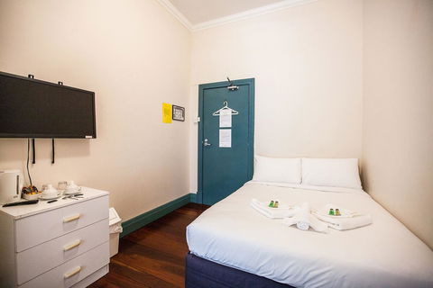 Captain Stirling Hotel - Stayed 33