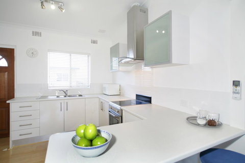 Summer Breeze - Holiday Or Business Apartment - Stayed 4