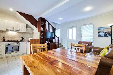 Fremantle Townhouse U/5 - Stayed 2