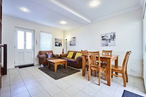 Fremantle Townhouse U/5 - Stayed 4