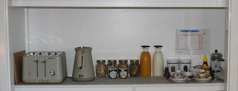 Jacaranda Hideaway Bed & Breakfast - Stays Accommodation 5