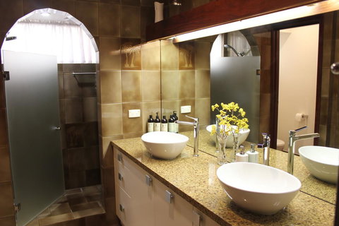 Jacaranda Hideaway Bed & Breakfast - Stays Accommodation 7