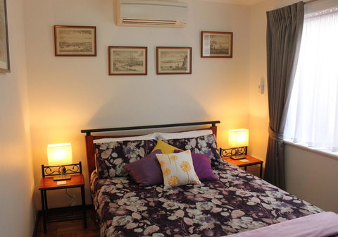 Jacaranda Hideaway Bed & Breakfast - Stays Accommodation 2