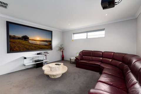 Rainbow Dream House - Stays Accommodation 3