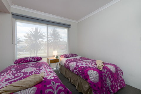 Rainbow Dream House - Stays Accommodation 13