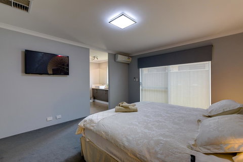 Rainbow Dream House - Stays Accommodation 7