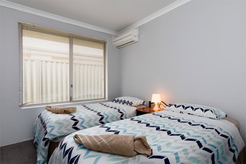 Rainbow Dream House - Stays Accommodation 15