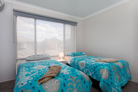 Rainbow Dream House - Stays Accommodation 12