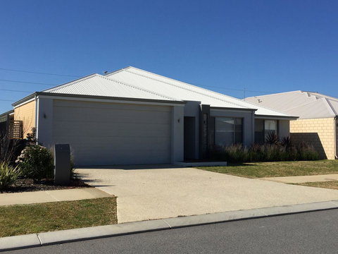 Rainbow Dream House - Stays Accommodation 27