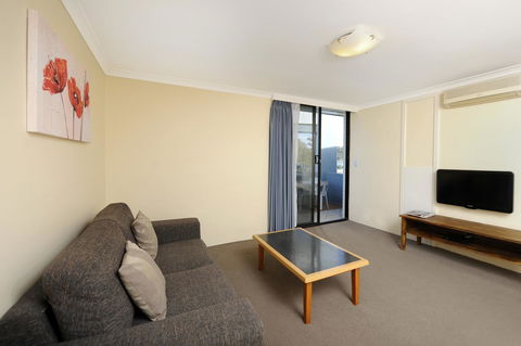 Lodestar Waterside Apartments - Stayed 25