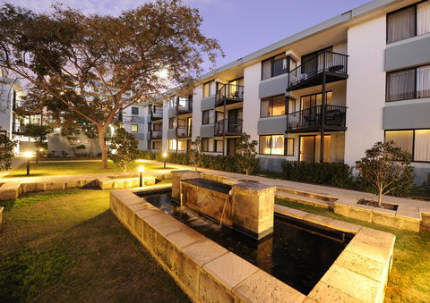 Lodestar Waterside Apartments - Stayed 3