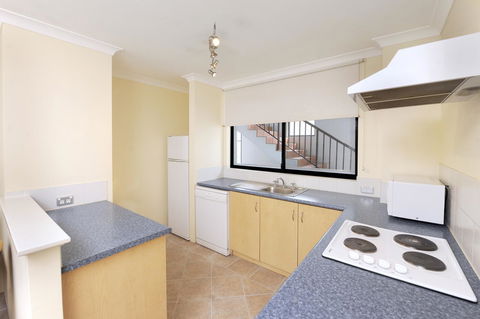 Lodestar Waterside Apartments - Stayed 23