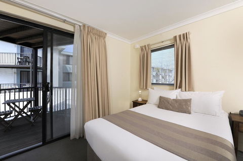 Lodestar Waterside Apartments - Stayed 43