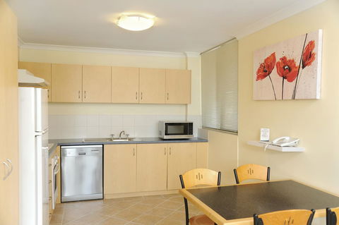 Lodestar Waterside Apartments - Stayed 9