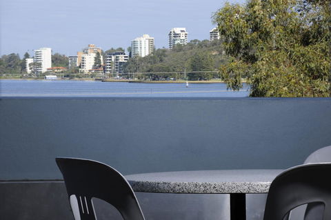 Lodestar Waterside Apartments - Stayed 27