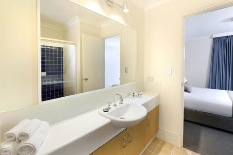 Lodestar Waterside Apartments - Stayed 16