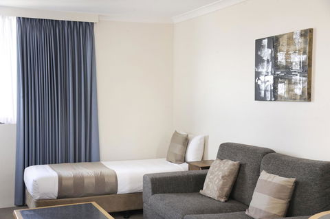Lodestar Waterside Apartments - Stayed 8