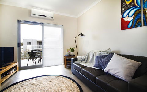 Airport Apartments By Vetroblu - Stayed 8