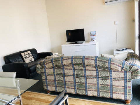 Seashore Memories - Sleeps 3 - Stays Accommodation 4