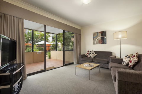 Best Western Northbridge Apartments - Stayed 12