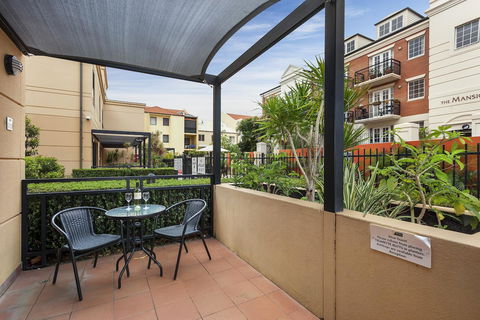 Best Western Northbridge Apartments - Stayed 10