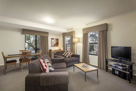 Best Western Northbridge Apartments - Stayed 13