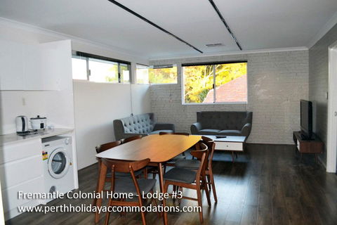 Fremantle Colonial Home - Stays Accommodation 17