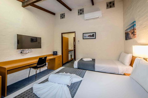 Nightcap At Wintersun Hotel - Stayed 7