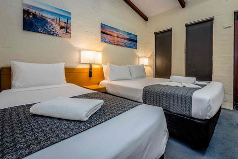 Nightcap At Wintersun Hotel - Stayed 21