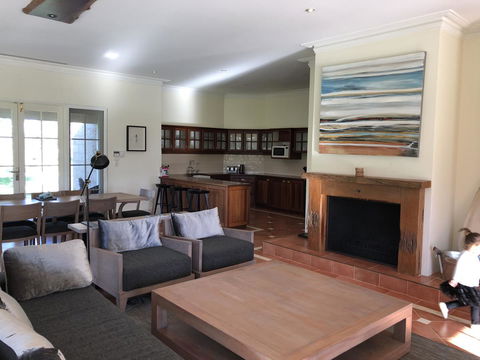 Caves Road Guest Houses - Stayed 23