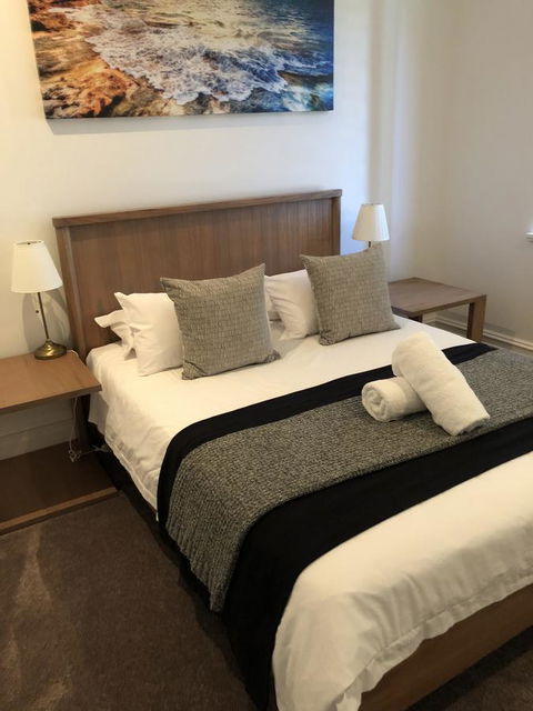 Caves Road Guest Houses - Stayed 7