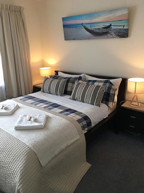 Applecross Village Apartment - Stays Accommodation 26
