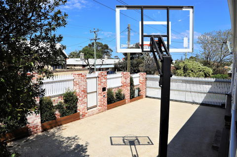 Fremantle Heritage Home For You To Enjoy! - Stays Accommodation 8