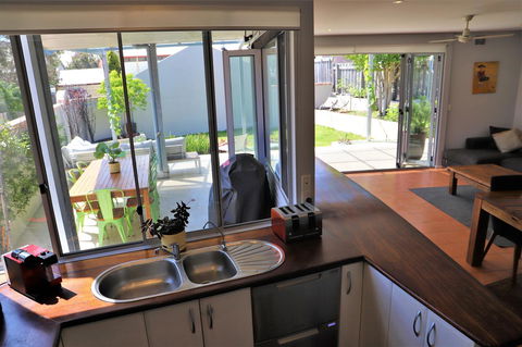 Fremantle Heritage Home For You To Enjoy! - Stays Accommodation 7