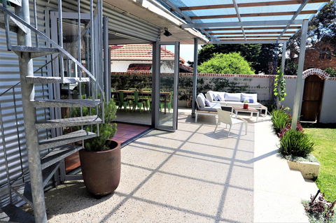 Fremantle Heritage Home For You To Enjoy! - Stays Accommodation 10