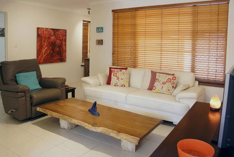 Suffolk House - Stays Accommodation 5
