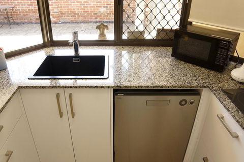 Suffolk House - Stays Accommodation 11